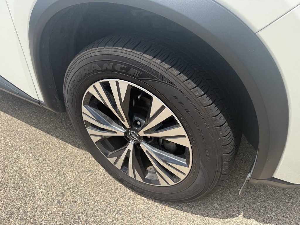 Used 2023 Nissan Rogue SV image 3