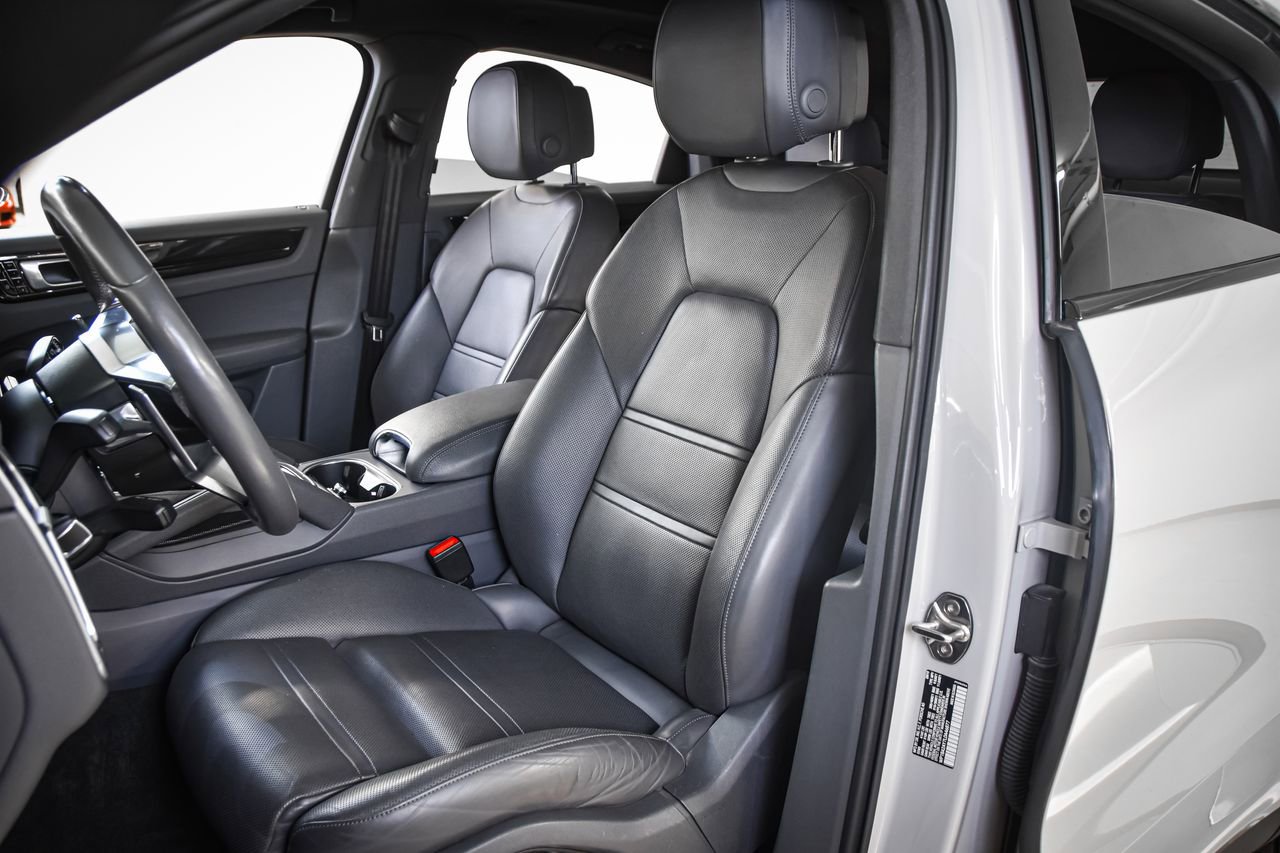 Certified 2020 Porsche Cayenne image 5