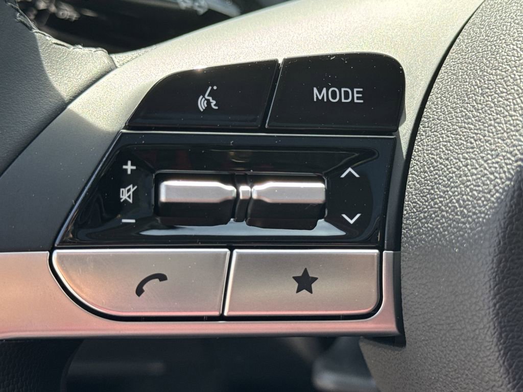 New 2025 Hyundai Elantra SEL FWD image 26