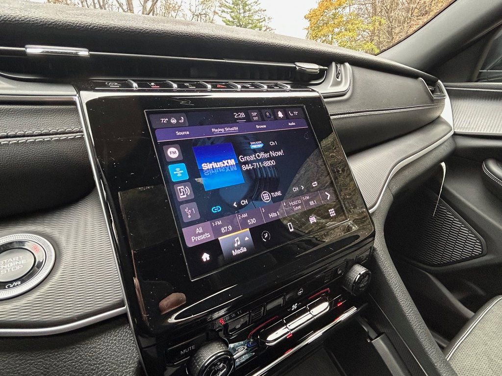 New 2025 Jeep Grand Cherokee L Altitude image 13