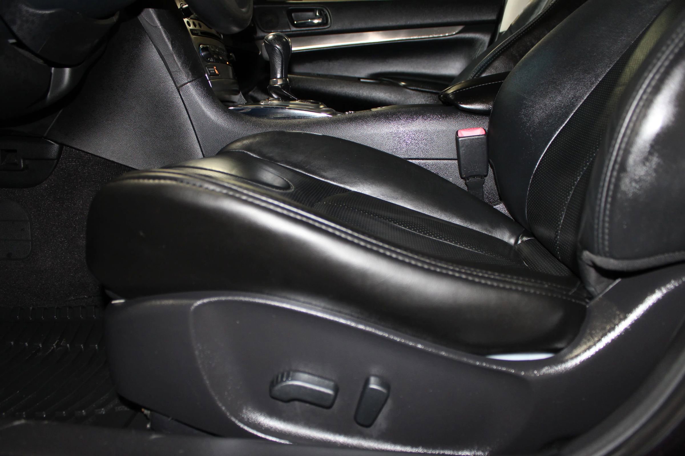 Used 2012 INFINITI G37 Journey w/ Premium Pkg RWD image 26