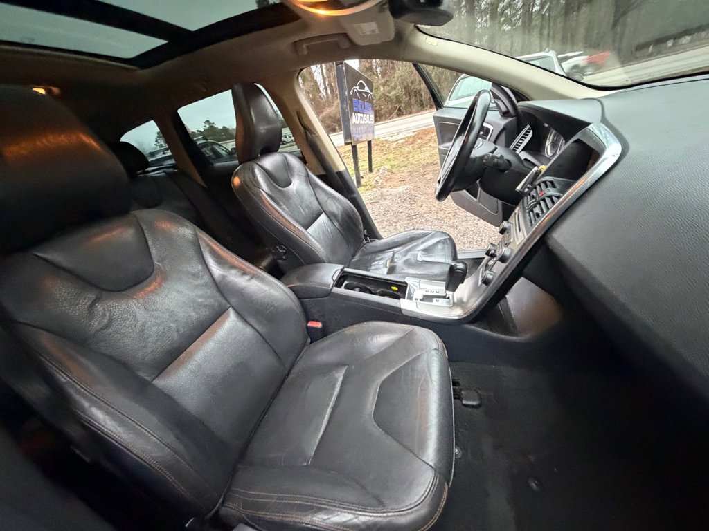 Used 2012 Volvo XC60 3.2 image 25