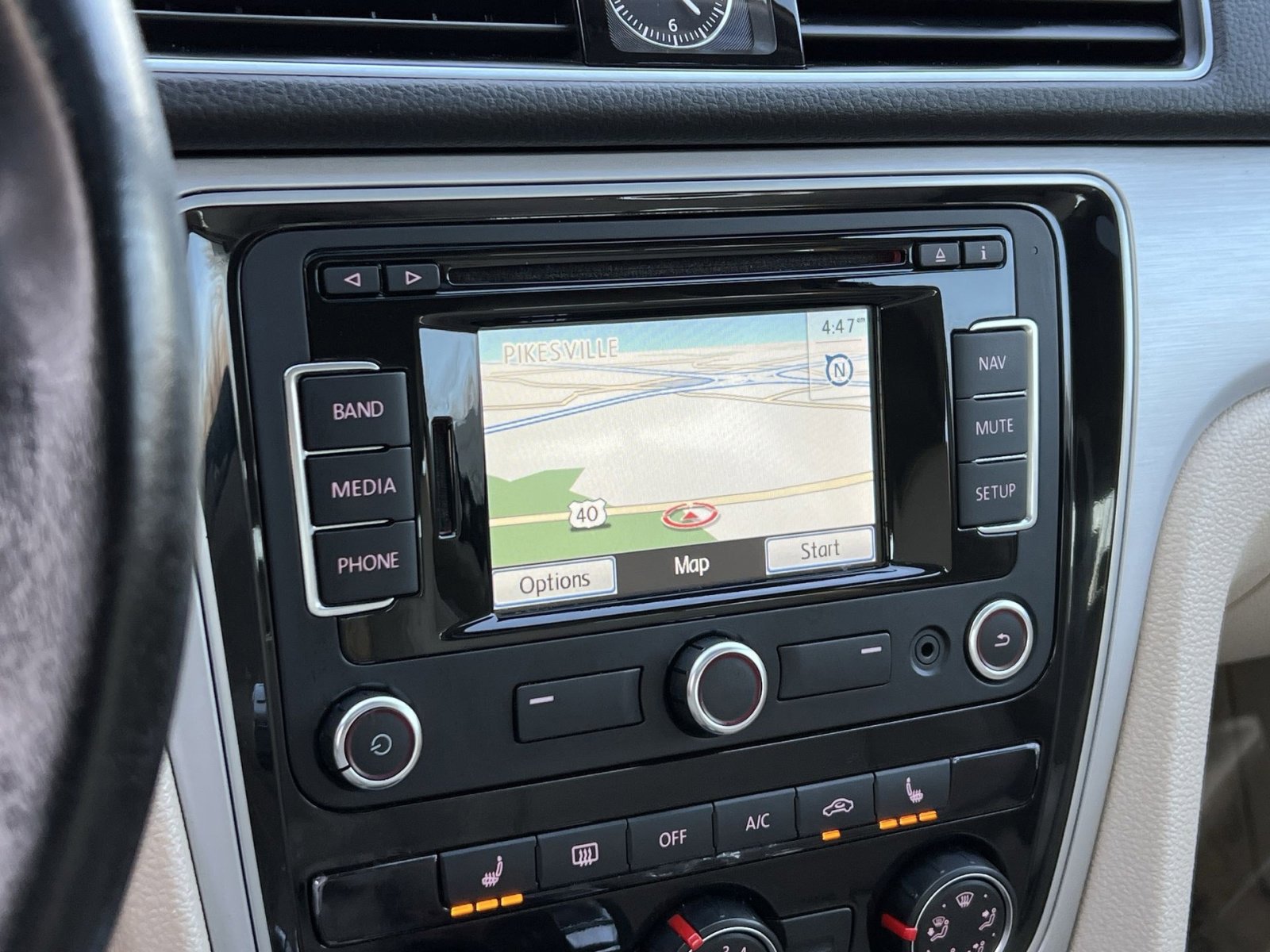 Used 2013 Volkswagen Passat 2.5 SE image 18