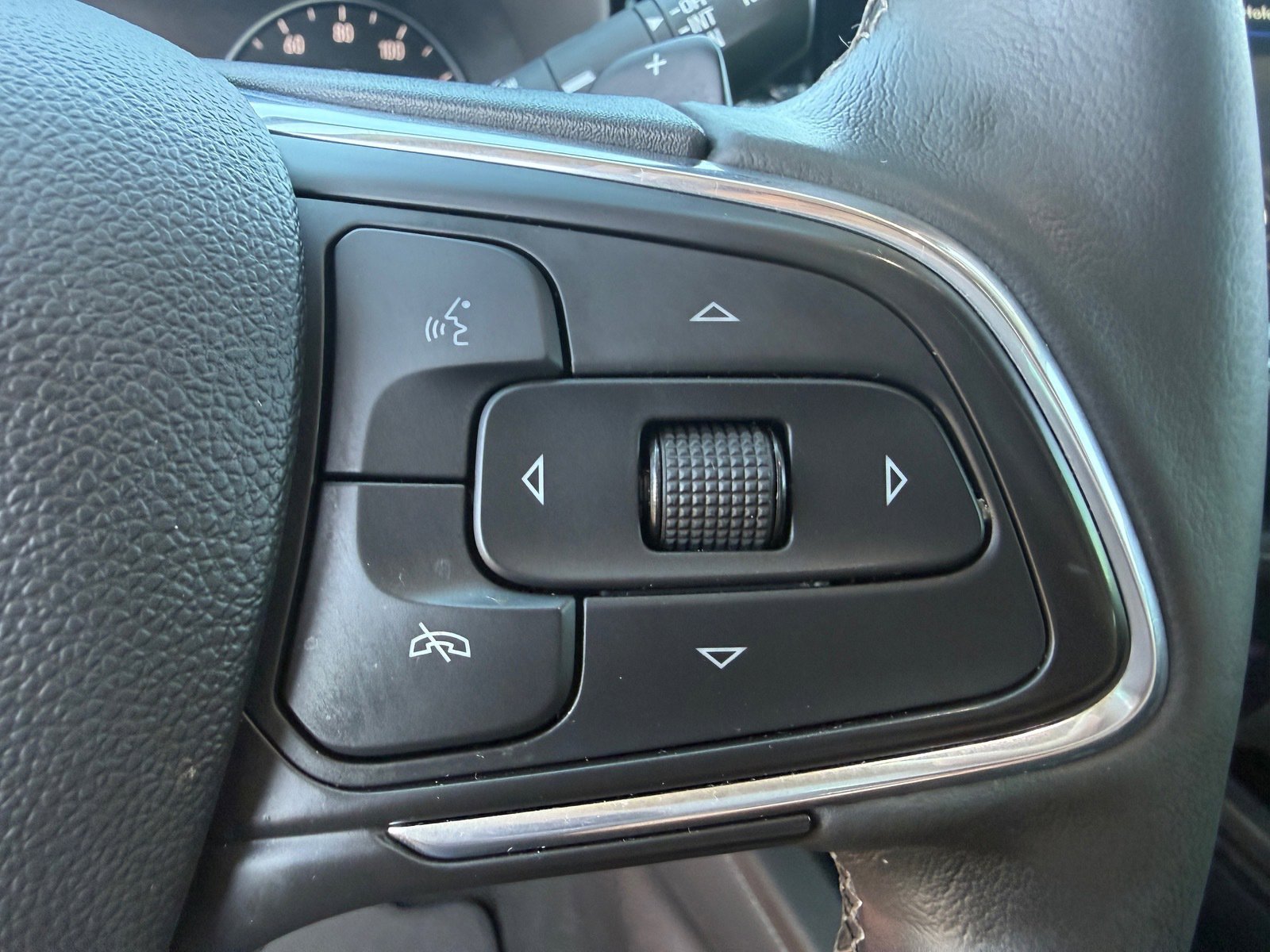 Used 2023 Buick Envision Preferred w/ Sport Touring Package image 15