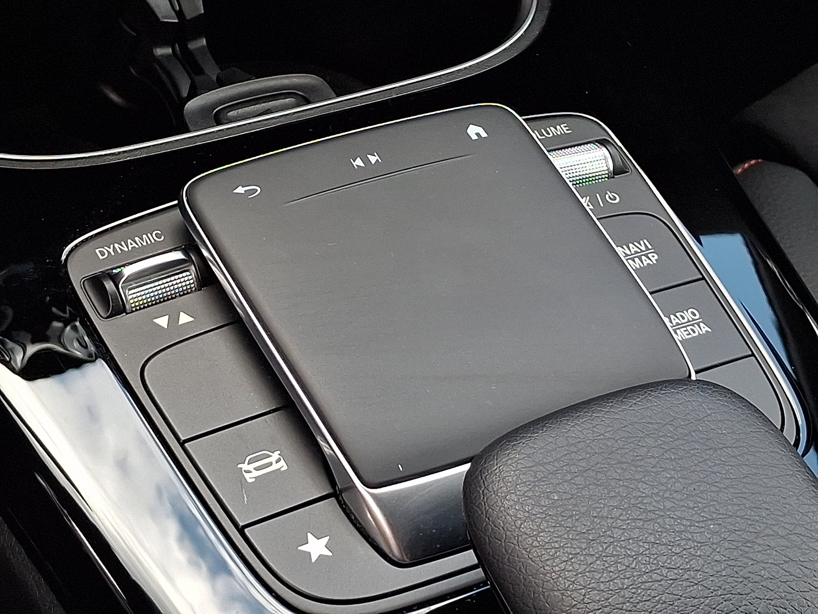 Used 2023 Mercedes-Benz CLA 250 4MATIC image 50