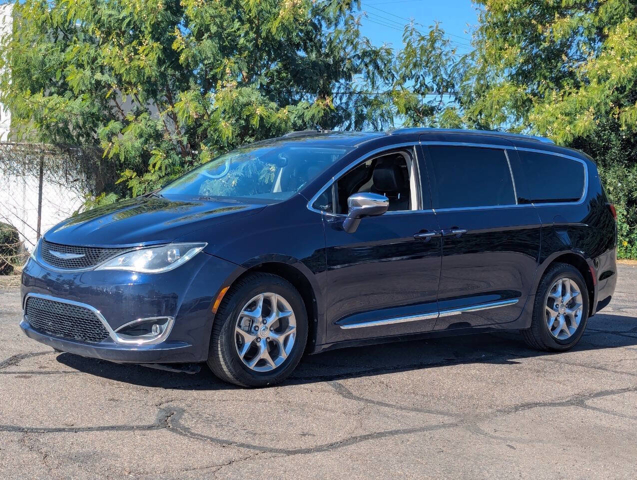Used 2018 Chrysler Pacifica Limited image 7