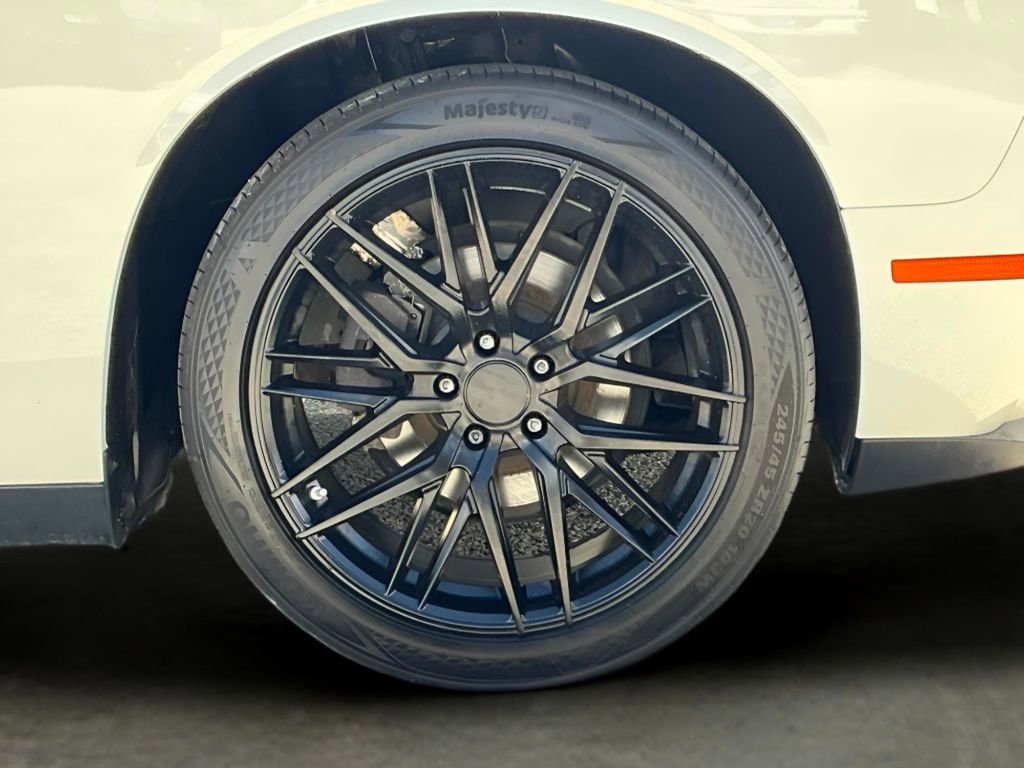 Used 2018 Dodge Challenger SXT image 15