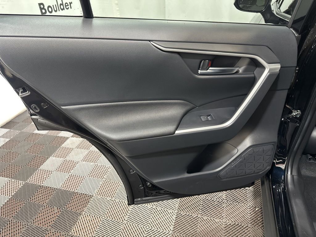 Used 2025 Toyota RAV4 XLE image 17