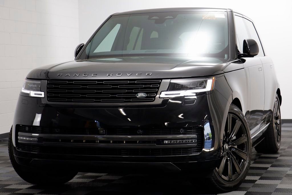 New 2025 Land Rover Range Rover SE AWD/4WD image 2