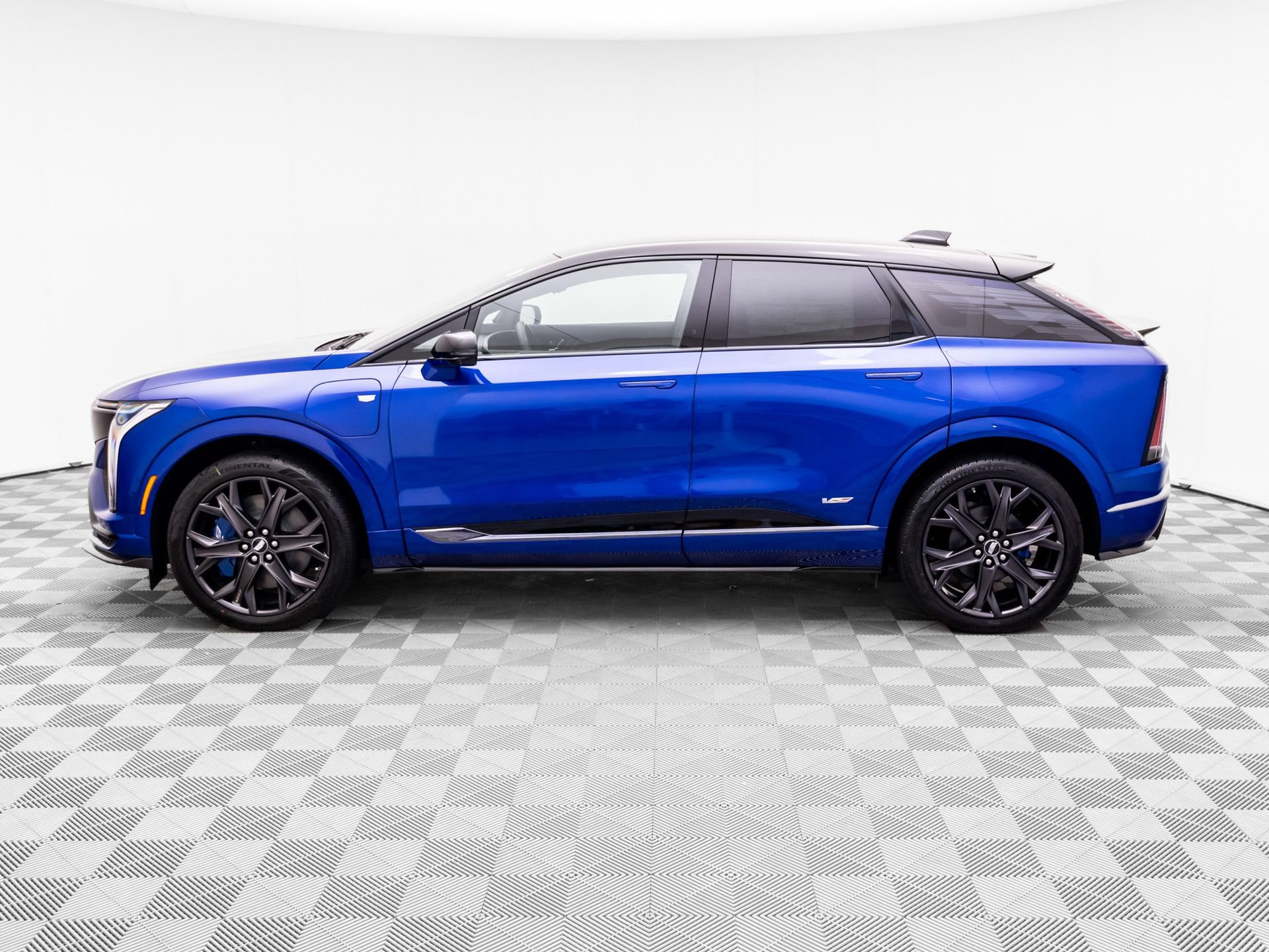 New 2027 Cadillac Optiq V w/ Deep Ocean Design Edition AWD/4WD image 2