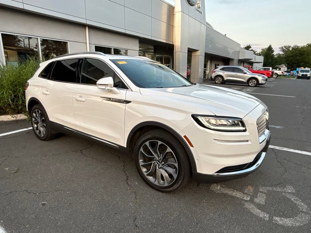 Used 2023 Lincoln Nautilus Reserve w/ Equipment Group 201A AWD/4WD image 4