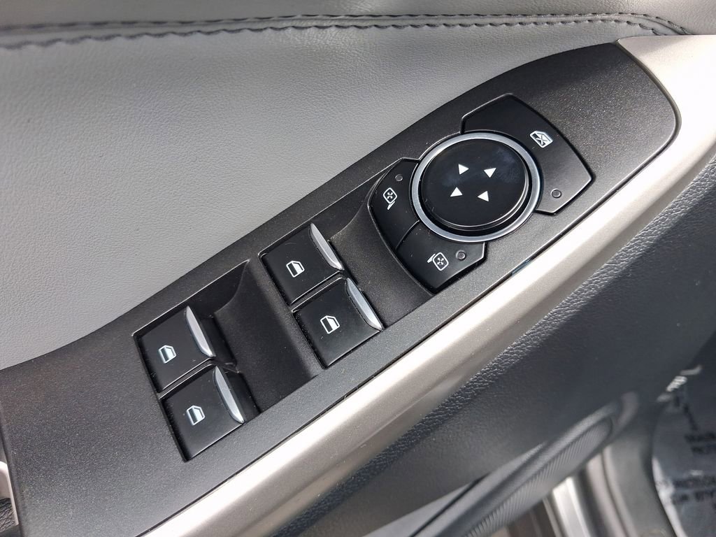 Used 2023 Ford Explorer XLT w/ Equipment Group 202A RWD image 15