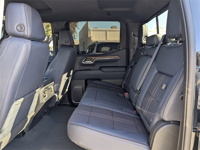 Used 2023 Chevrolet Silverado 1500 High Country image 15