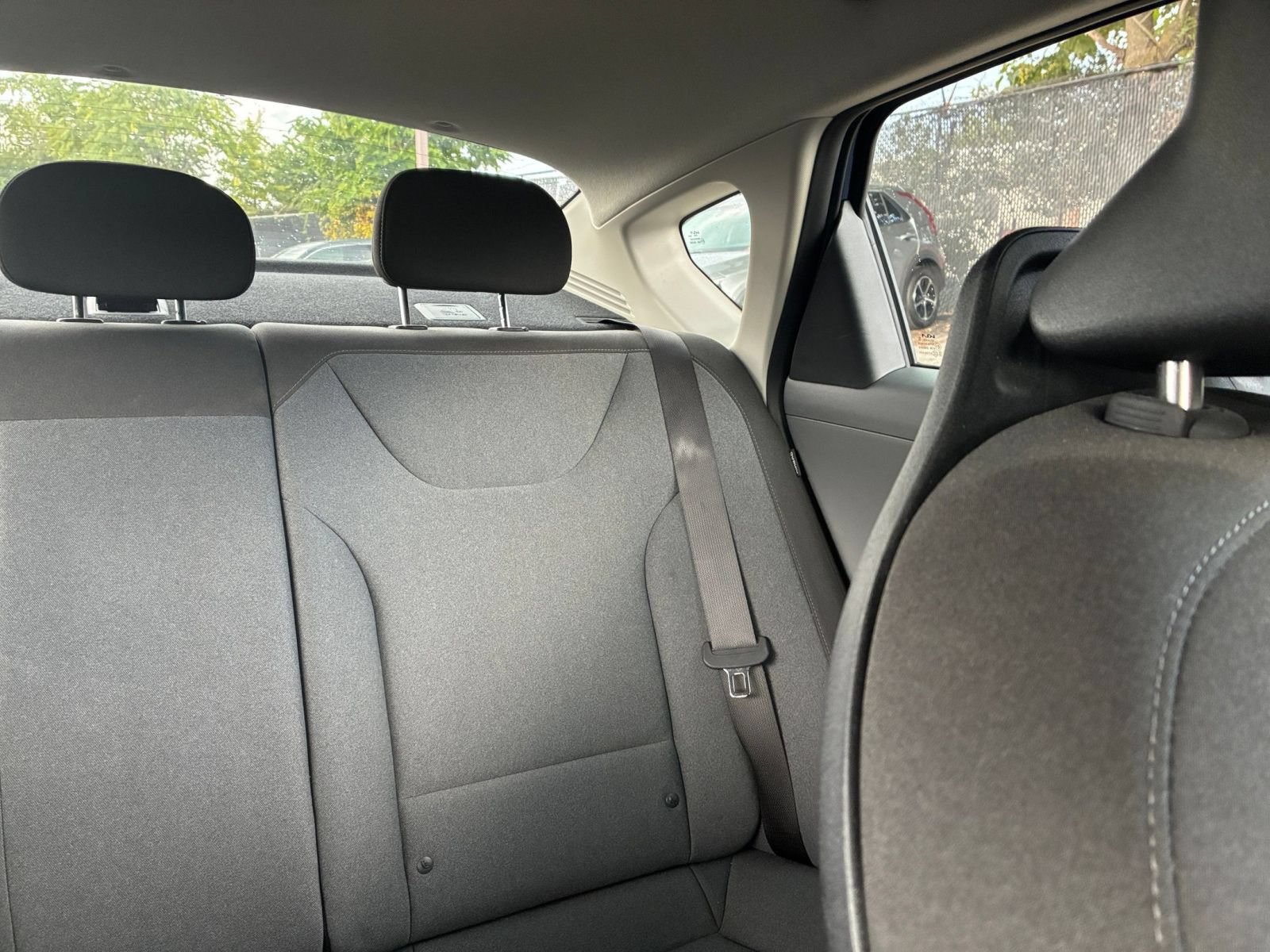 Used 2025 Kia K4 FWD image 32