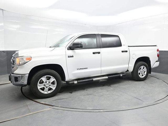 Used 2017 Toyota Tundra SR5 w/ SR5 Upgrade Package AWD/4WD image 3