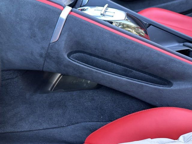 Used 2024 Ferrari Roma Spider image 27