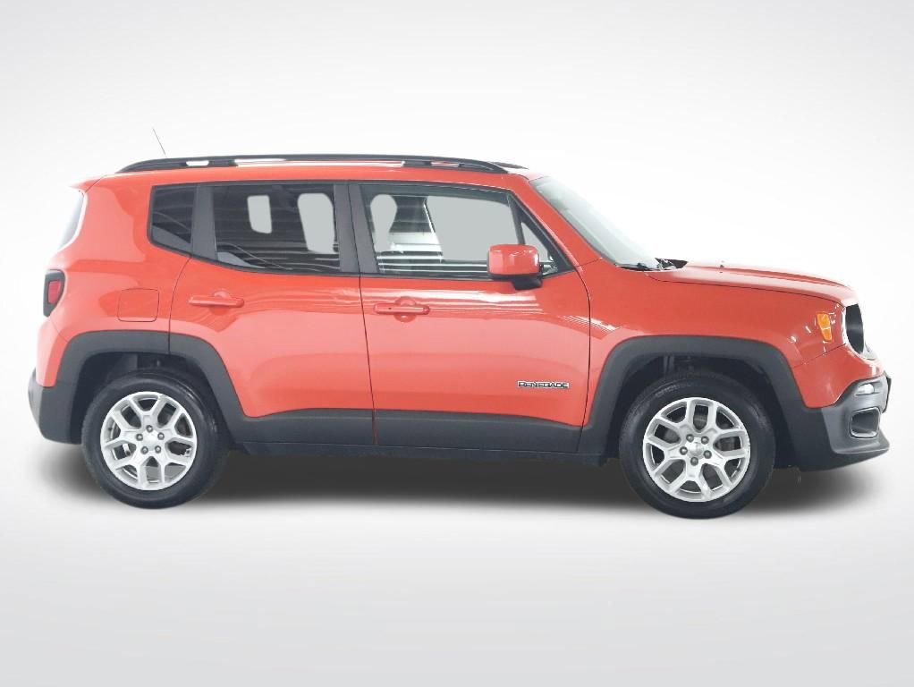 Used 2018 Jeep Renegade Latitude FWD image 12