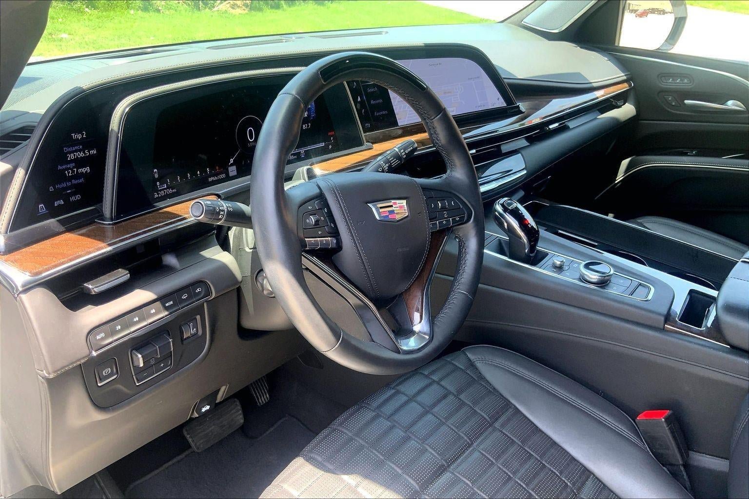 Certified 2022 Cadillac Escalade Sport Platinum w/ Heavy-Duty Trailer Package AWD/4WD image 15