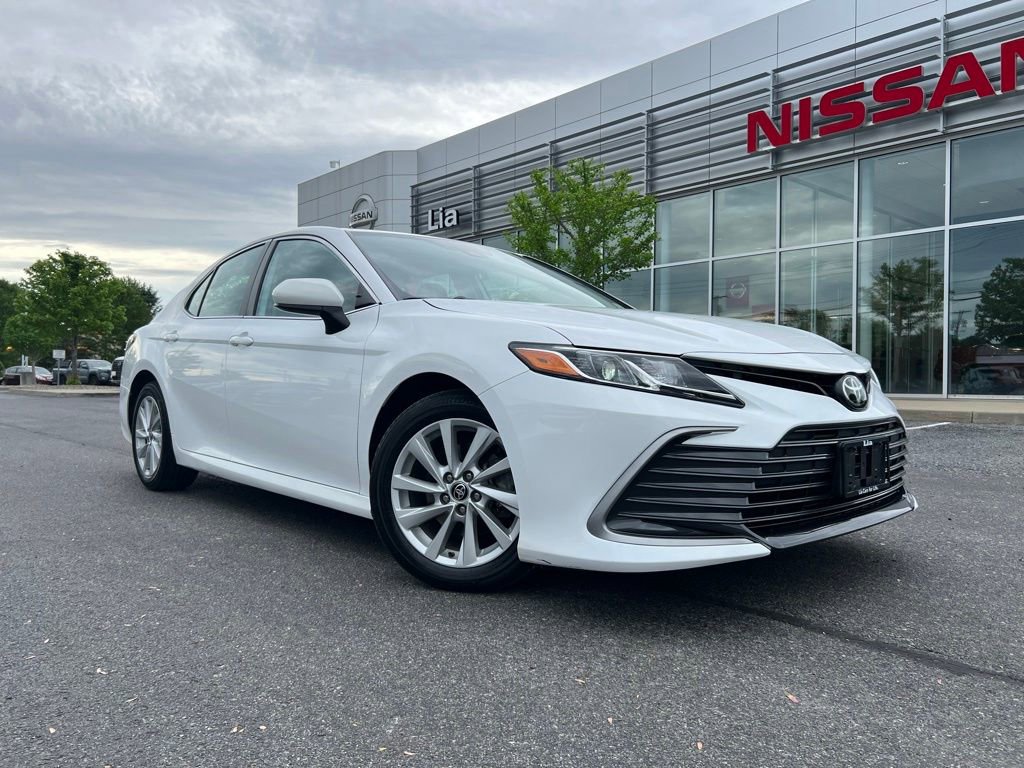 Used 2022 Toyota Camry LE w/ Carpet Mat Package (TMS) FWD image 14