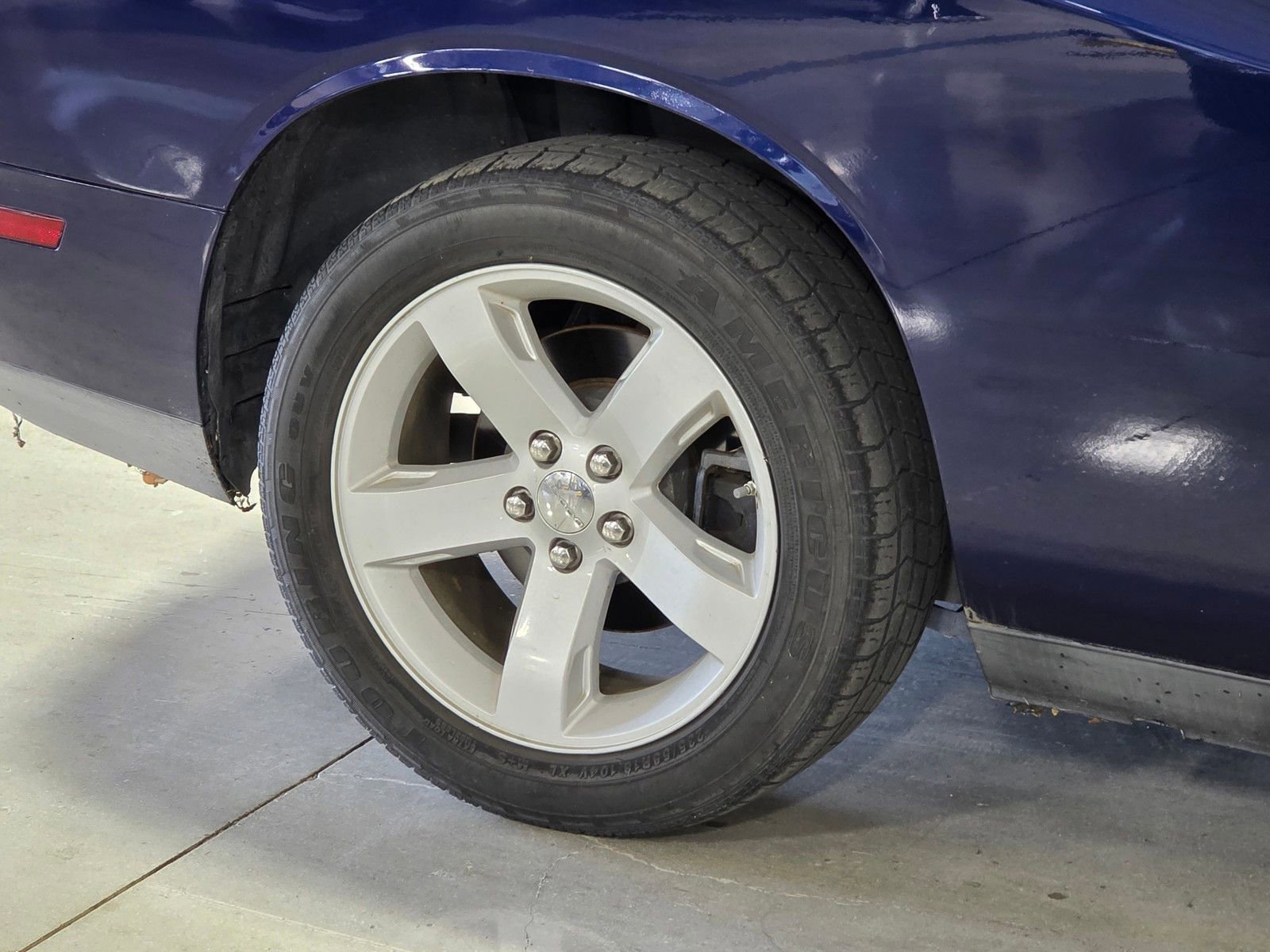 Used 2014 Dodge Challenger SXT image 9