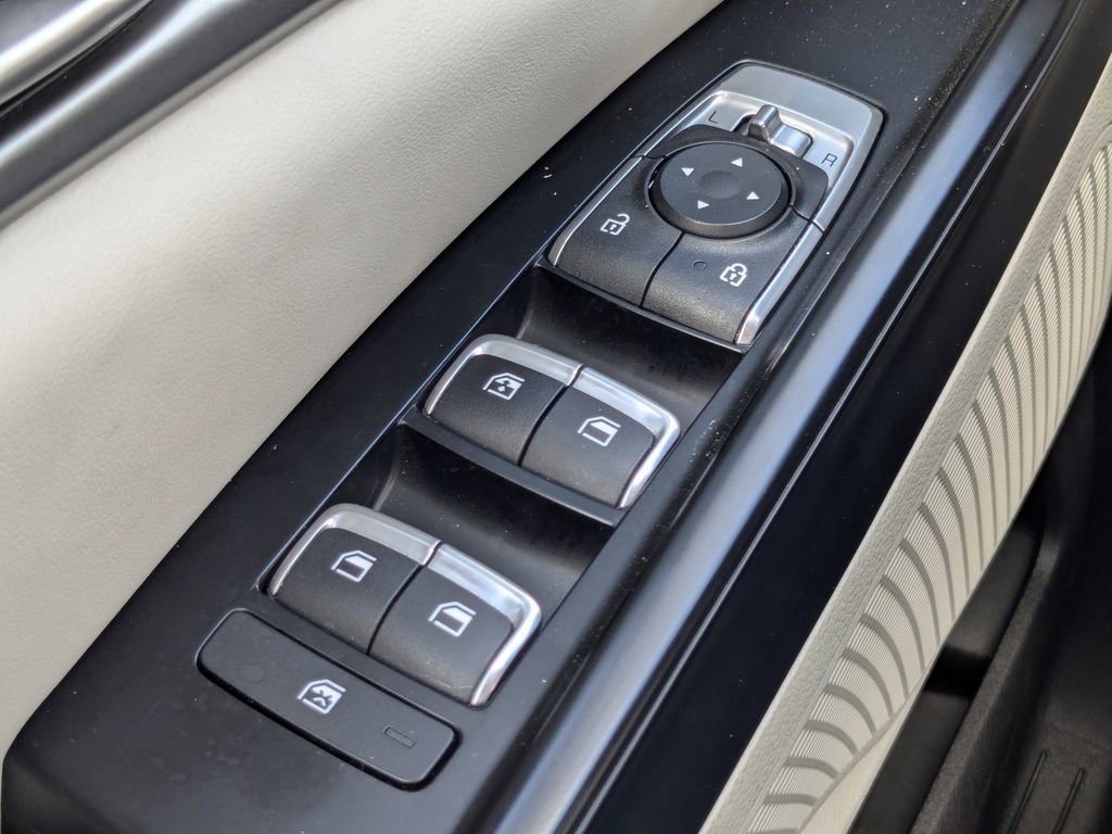 Used 2024 Kia Carnival LX image 28