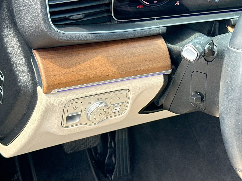 Used 2021 Mercedes-Benz GLE 350 w/ 3rd Row Seat Package image 11