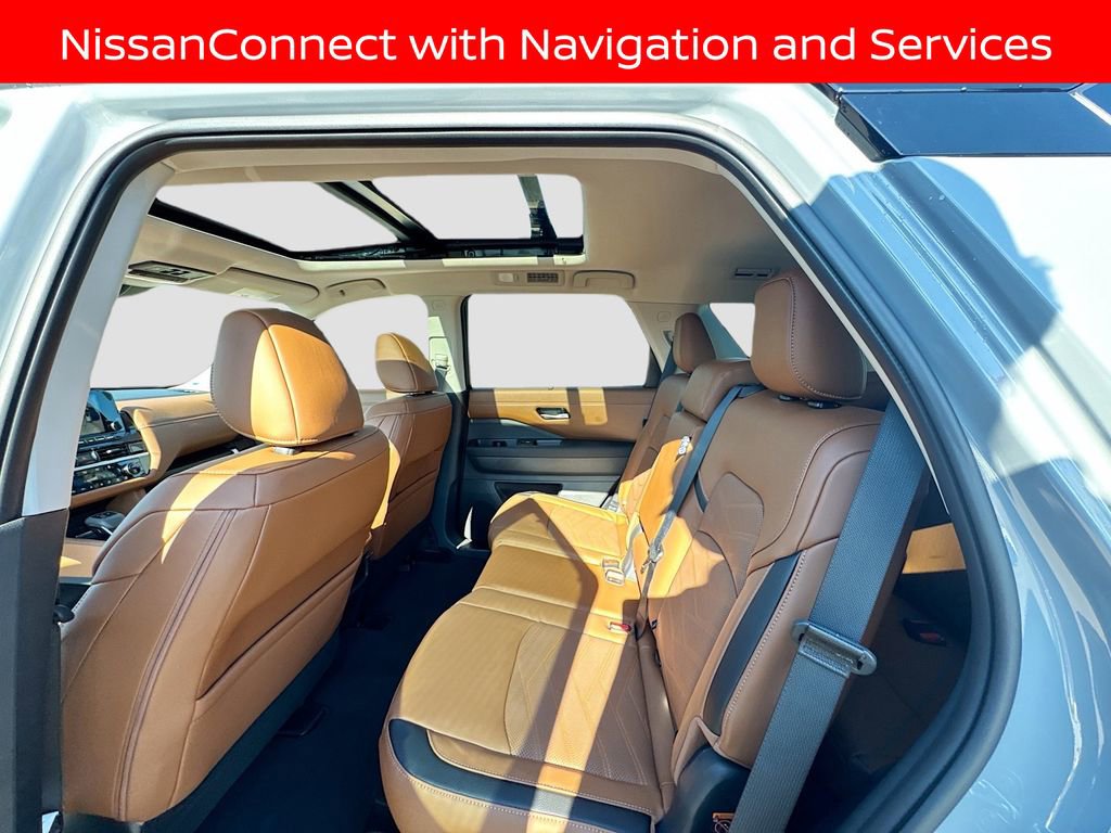 Used 2025 Nissan Pathfinder Platinum w/ Cargo Package image 24