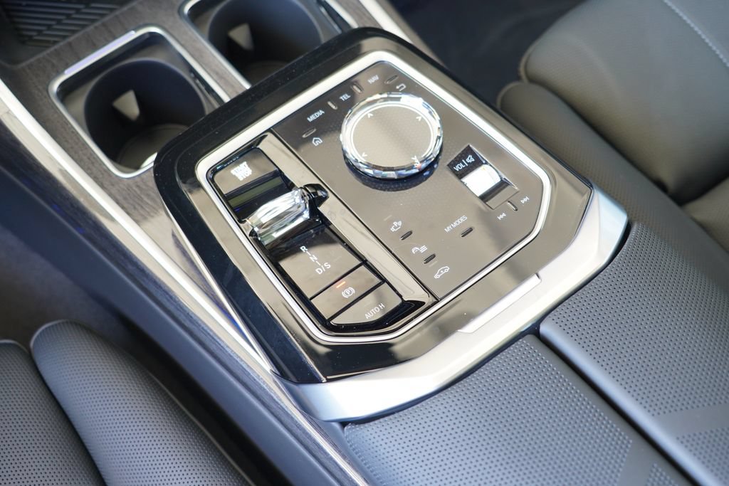 New 2026 BMW 760i xDrive w/ Executive Package AWD/4WD image 17