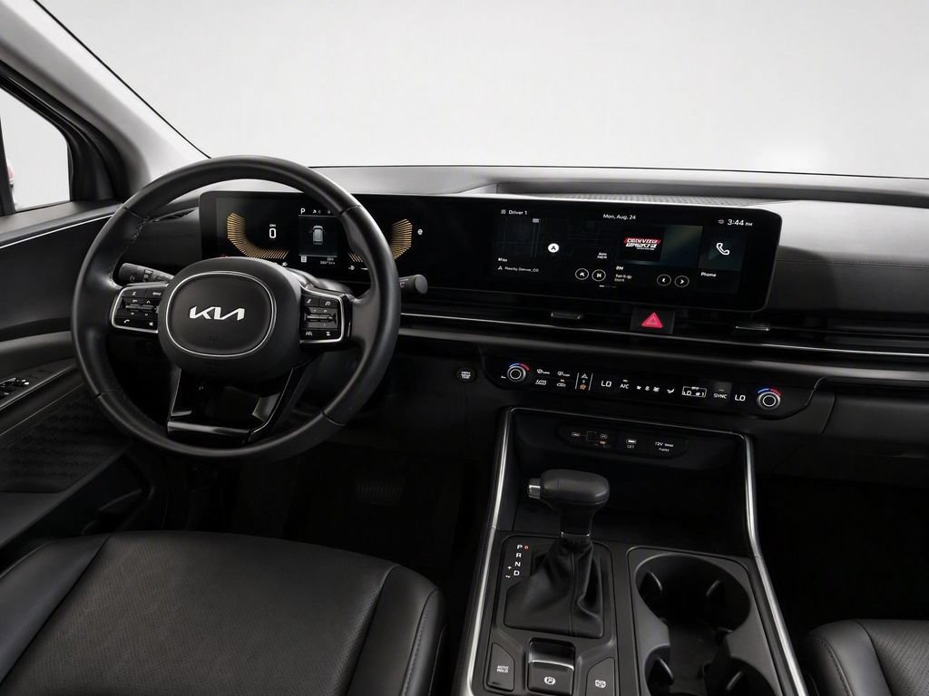 Certified 2025 Kia Carnival FWD image 37