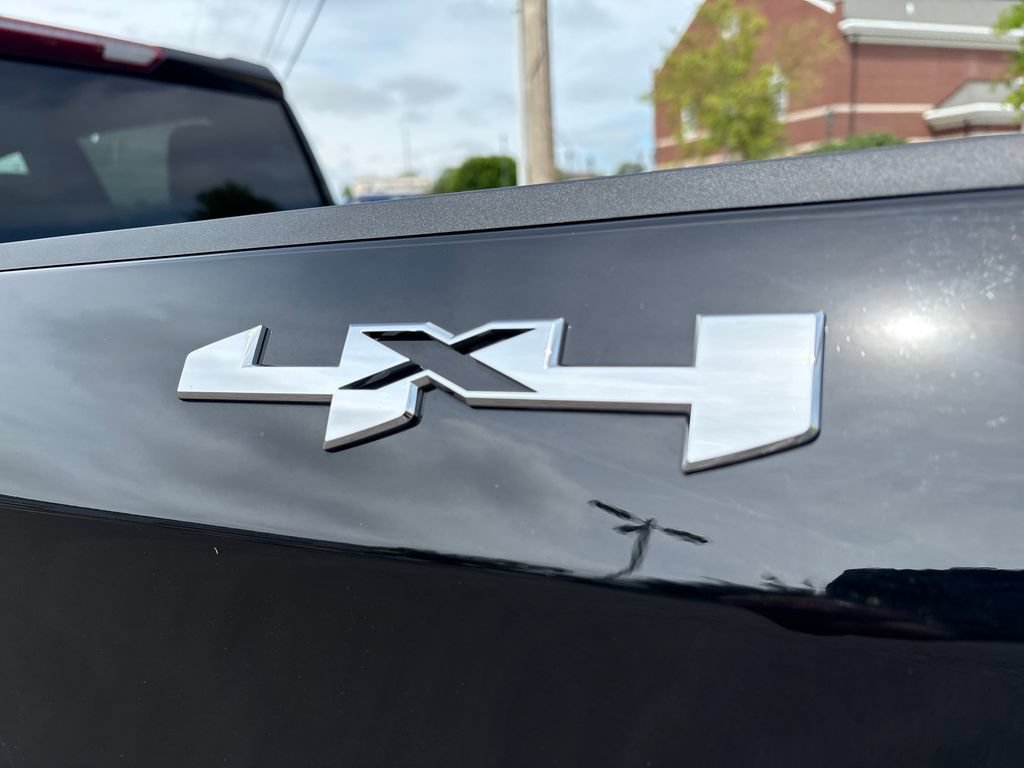 Certified 2026 GMC Sierra 1500 SLT AWD/4WD image 11