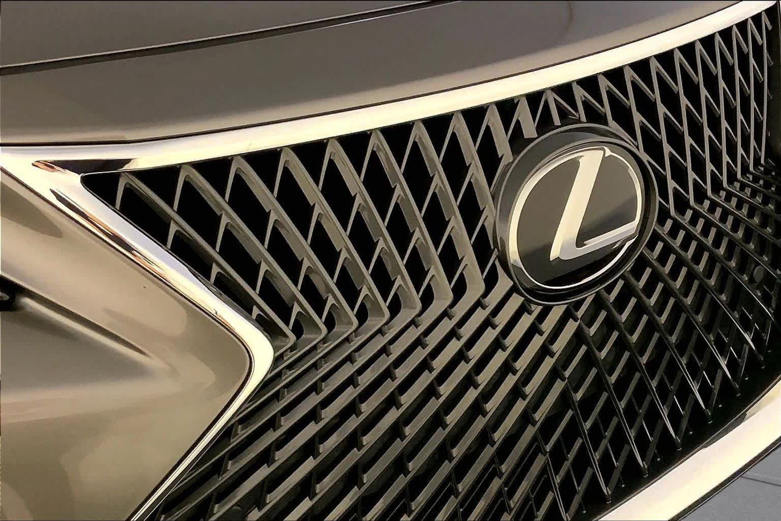 Certified 2023 Lexus LS 500 AWD w/ Interior Upgrade Package image 32
