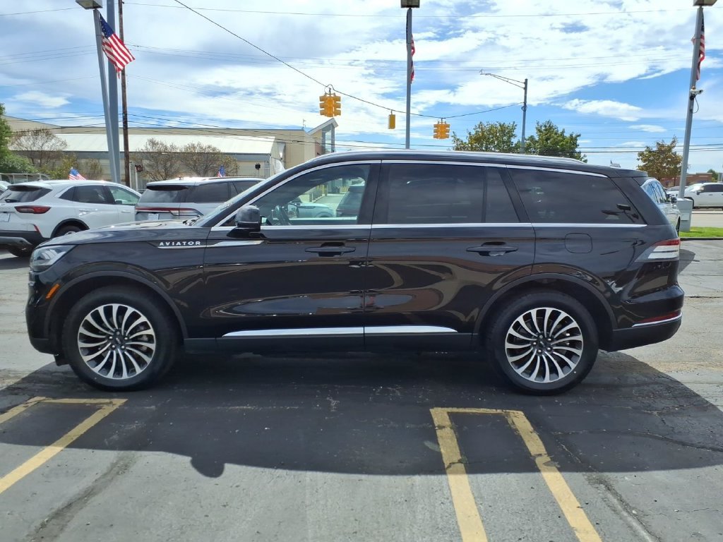 Certified 2023 Lincoln Aviator Reserve w/ Elements Package Plus AWD/4WD image 4
