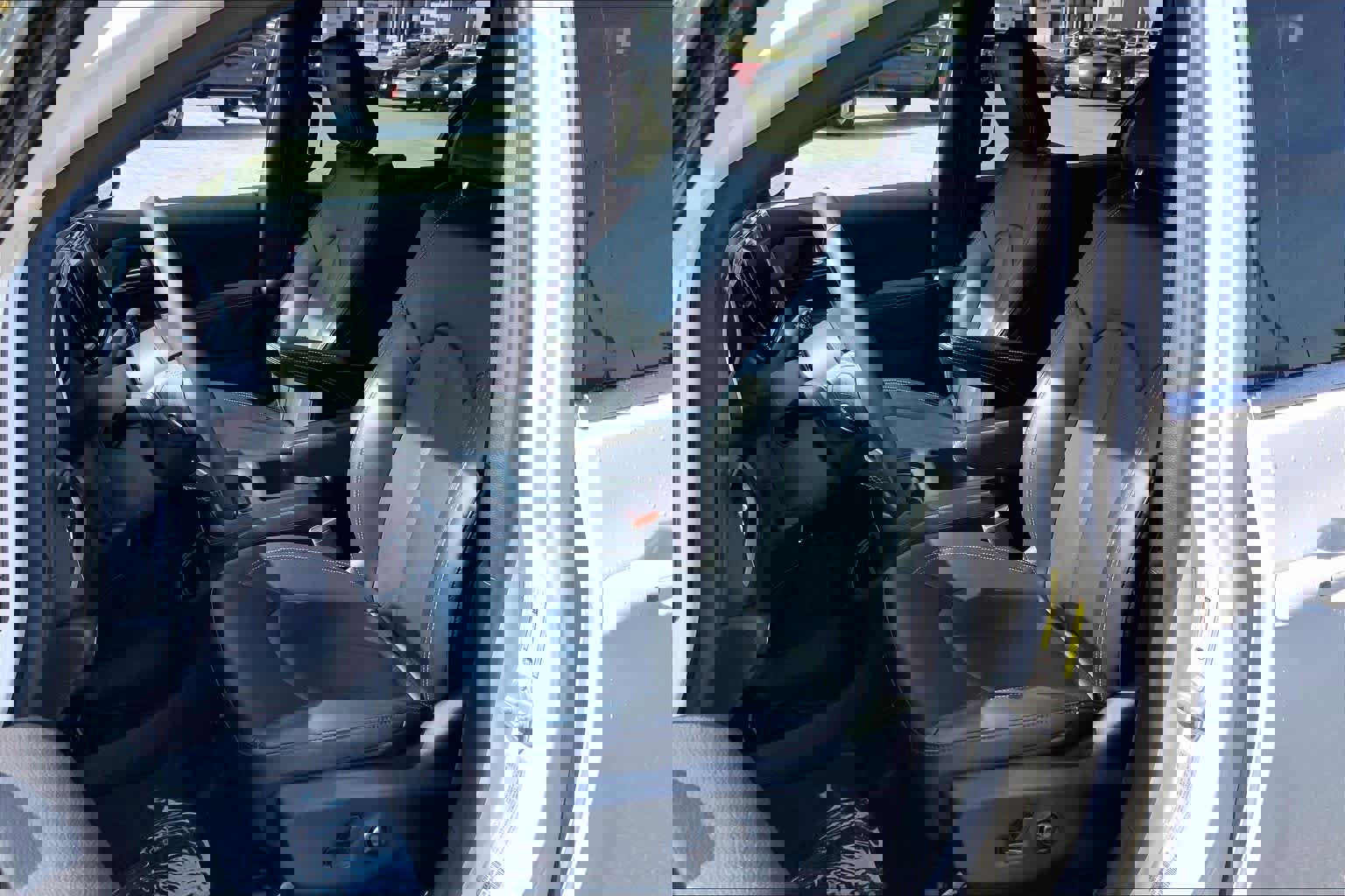 Used 2025 Chrysler Pacifica Select image 8