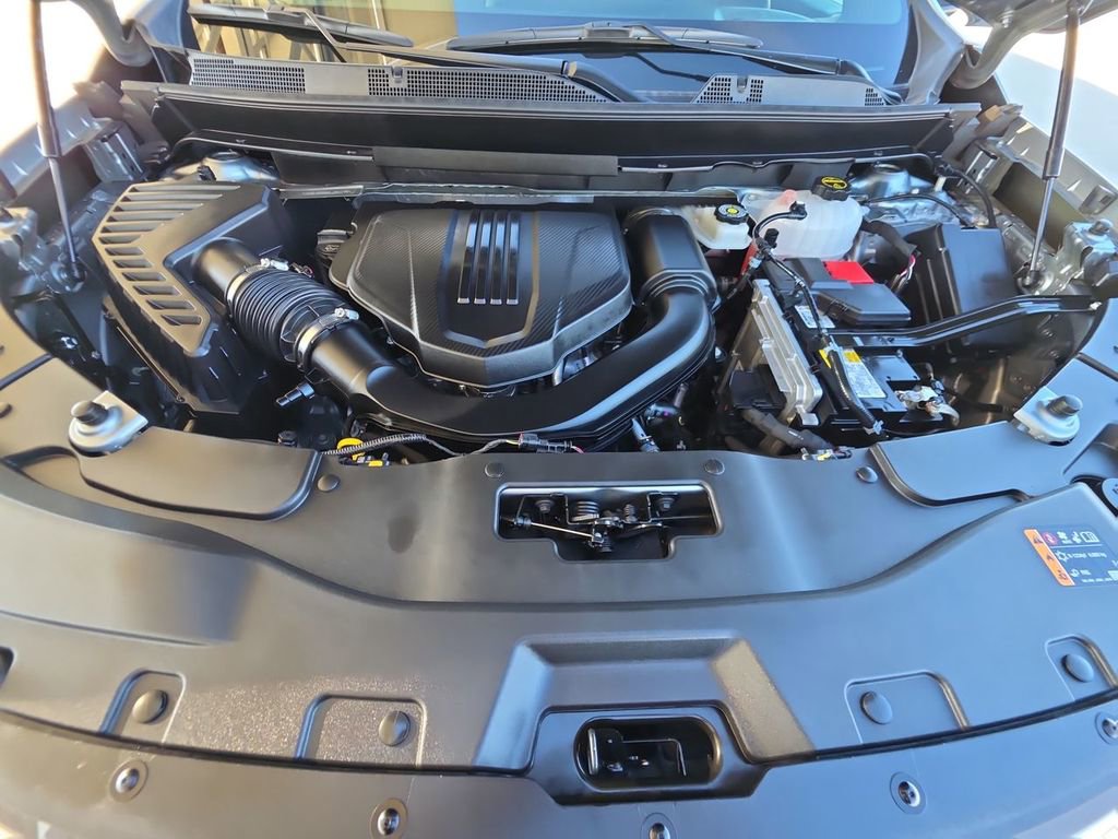 Used 2025 Chevrolet Traverse LT image 31