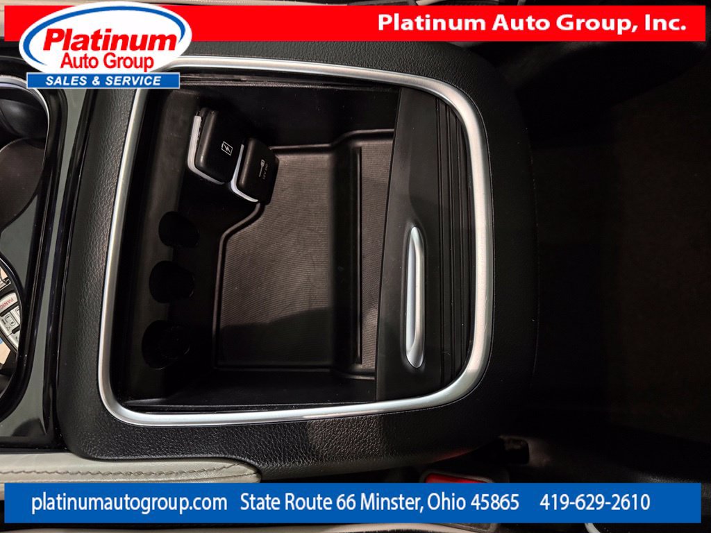 Used 2023 Chrysler Pacifica Limited FWD image 24