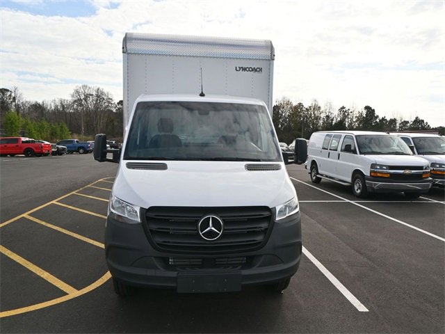 Used 2023 Mercedes-Benz Sprinter 4500 image 2