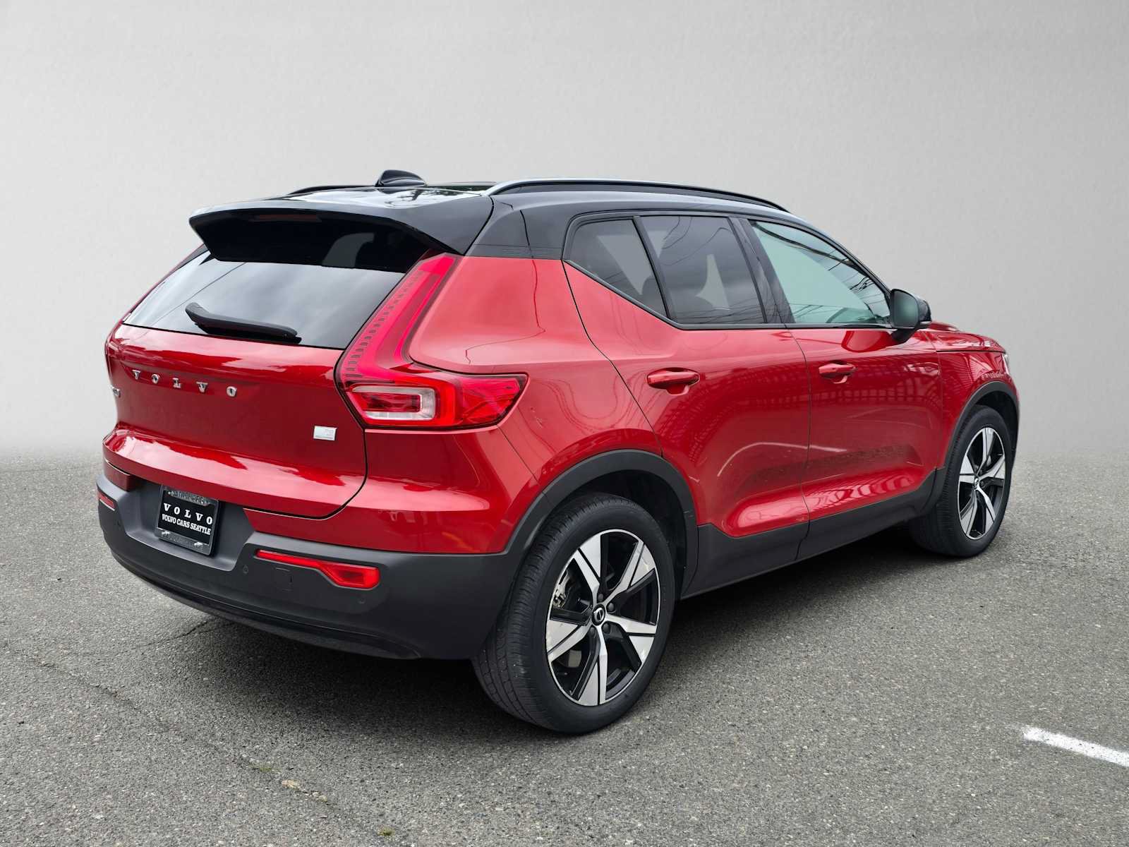 Used 2021 Volvo XC40 P8 Recharge AWD/4WD image 3