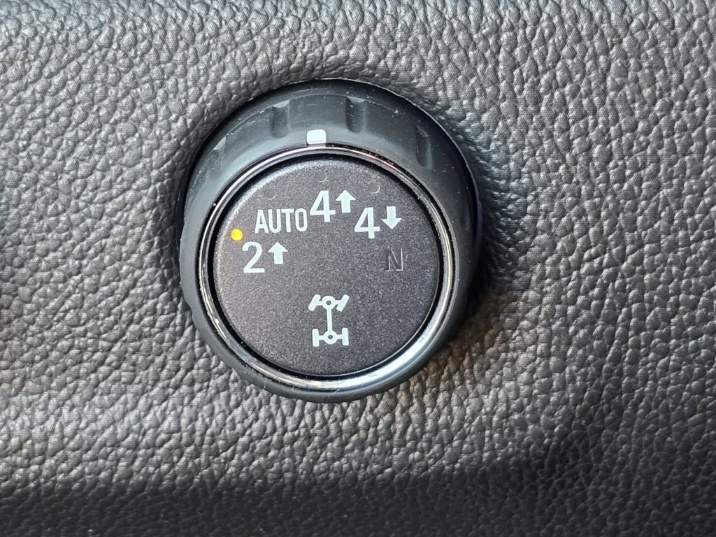 Used 2018 Chevrolet Colorado Z71 AWD/4WD image 16