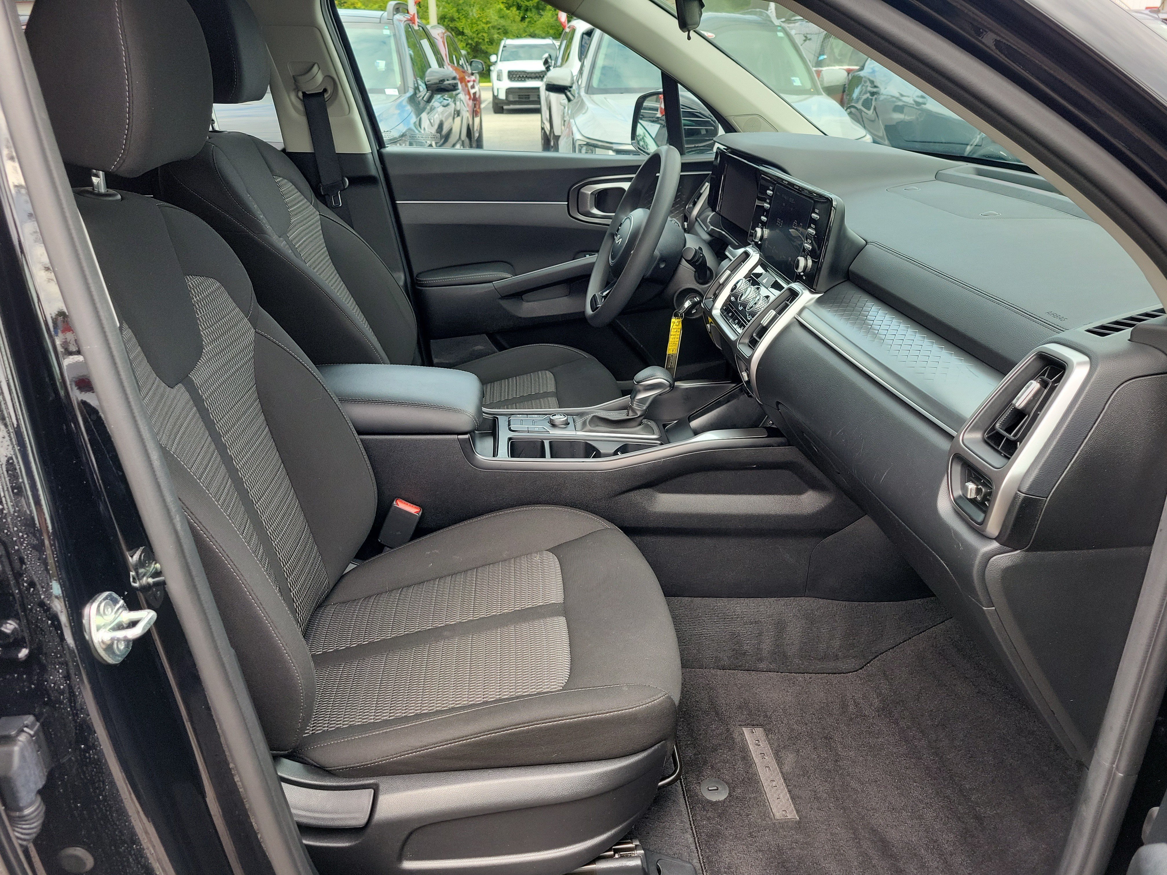 Certified 2023 Kia Sorento LX FWD image 7