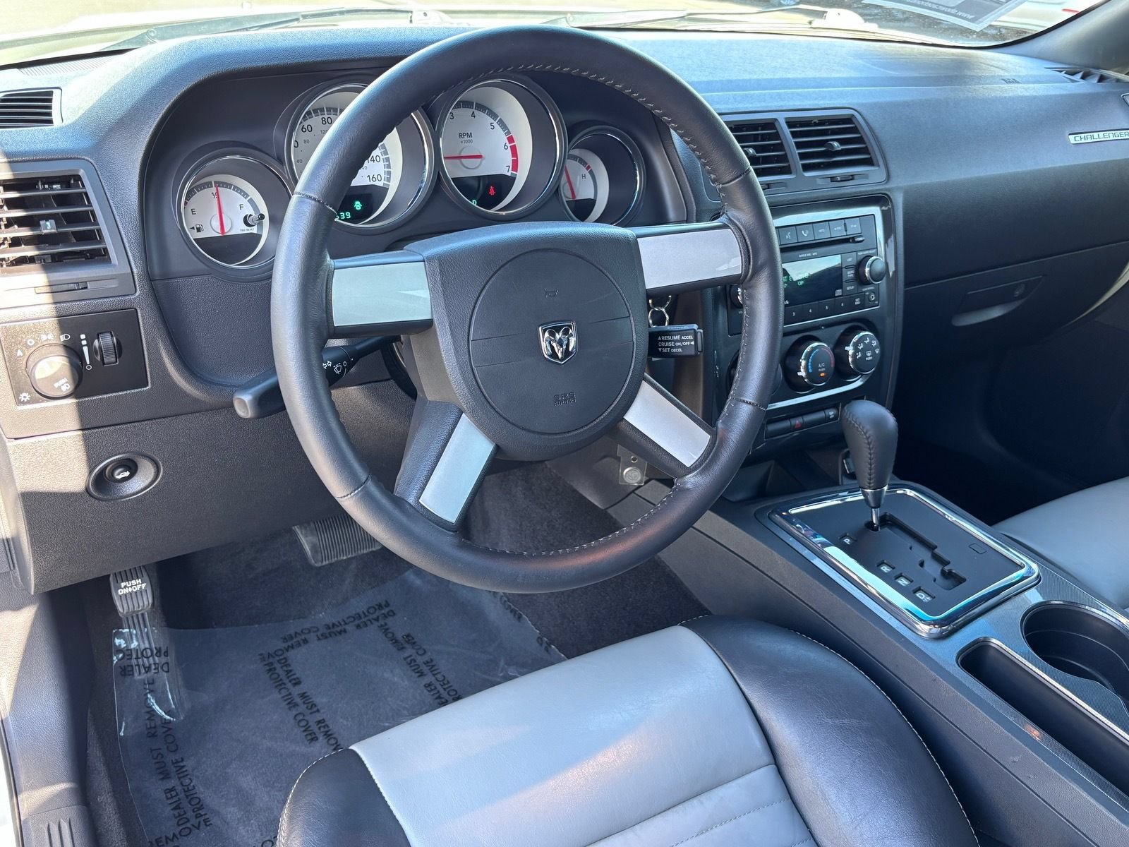 Used 2009 Dodge Challenger R/T RWD image 17