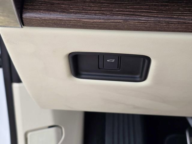 Used 2024 Land Rover Range Rover SE AWD/4WD image 21