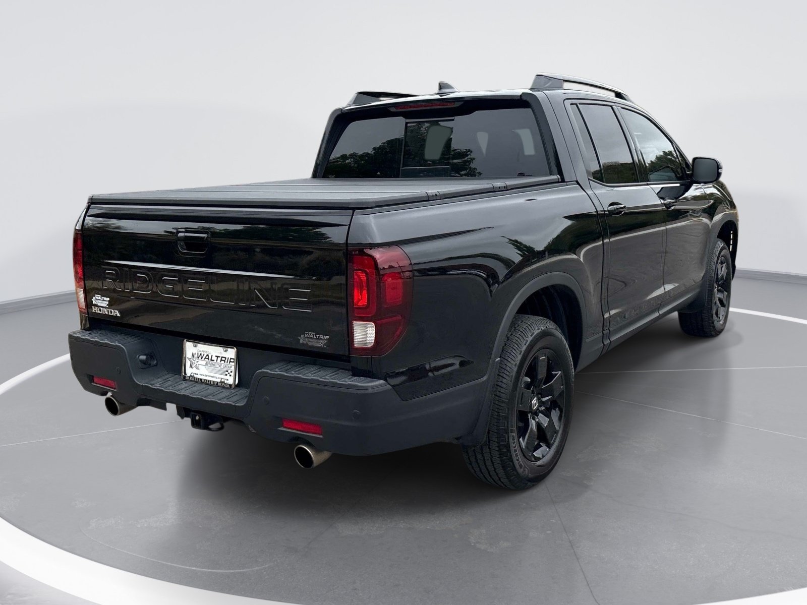 Used 2025 Honda Ridgeline Black Edition image 8