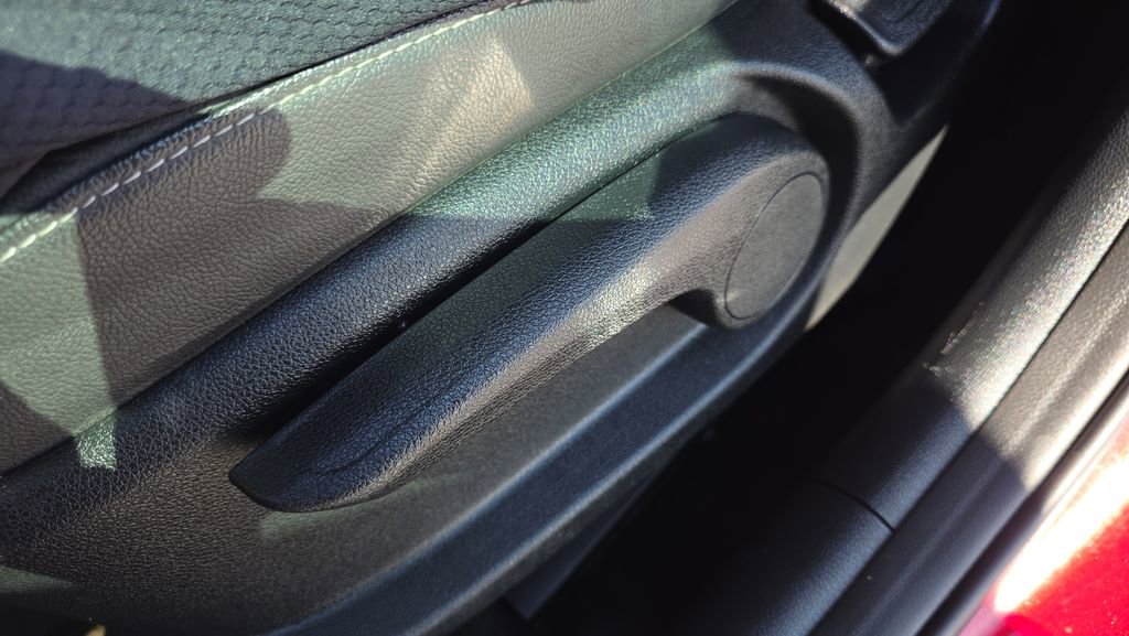 Used 2018 Kia Niro EX FWD image 19