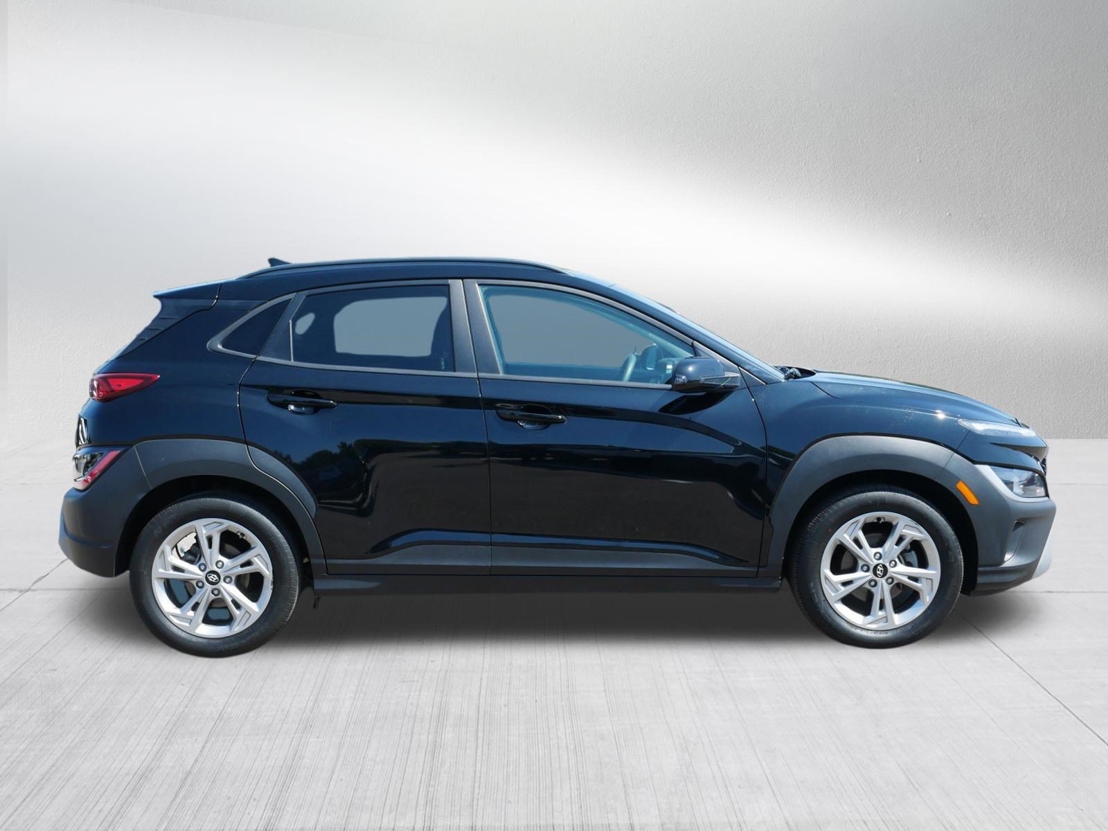 Used 2023 Hyundai Kona SEL FWD image 8