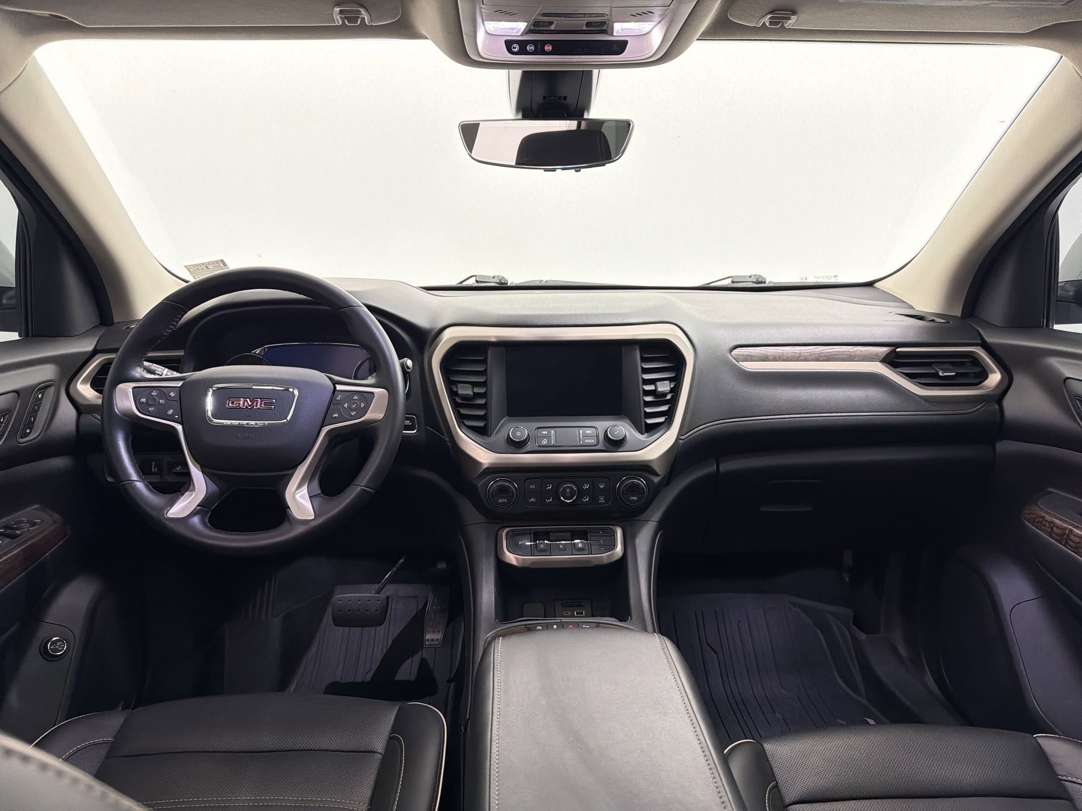 Used 2020 GMC Acadia Denali w/ Technology Package image 15