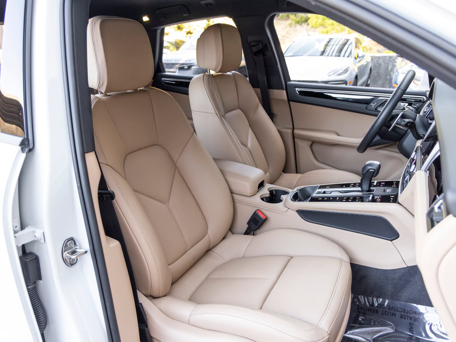 Certified 2026 Porsche Macan AWD/4WD image 67