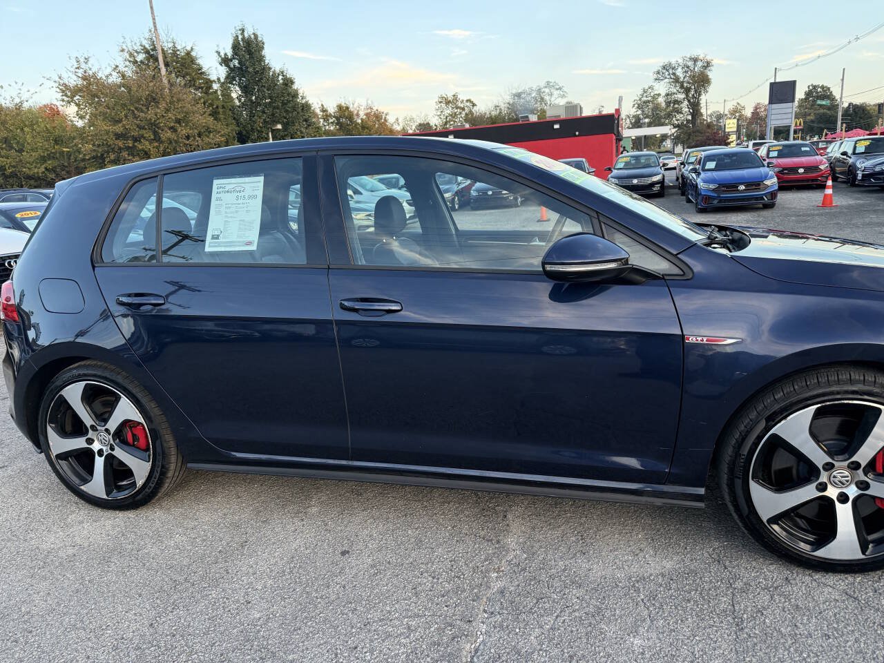 Used 2017 Volkswagen GTI SE FWD image 14
