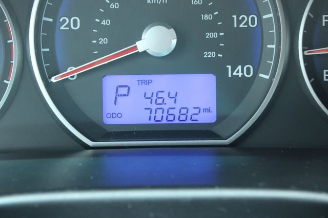 Used 2012 Hyundai Santa Fe Limited FWD image 24