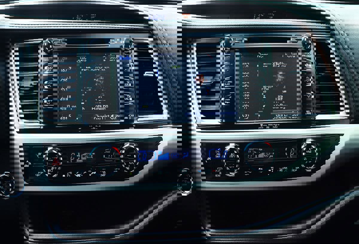 Used 2019 Toyota Highlander XLE image 46