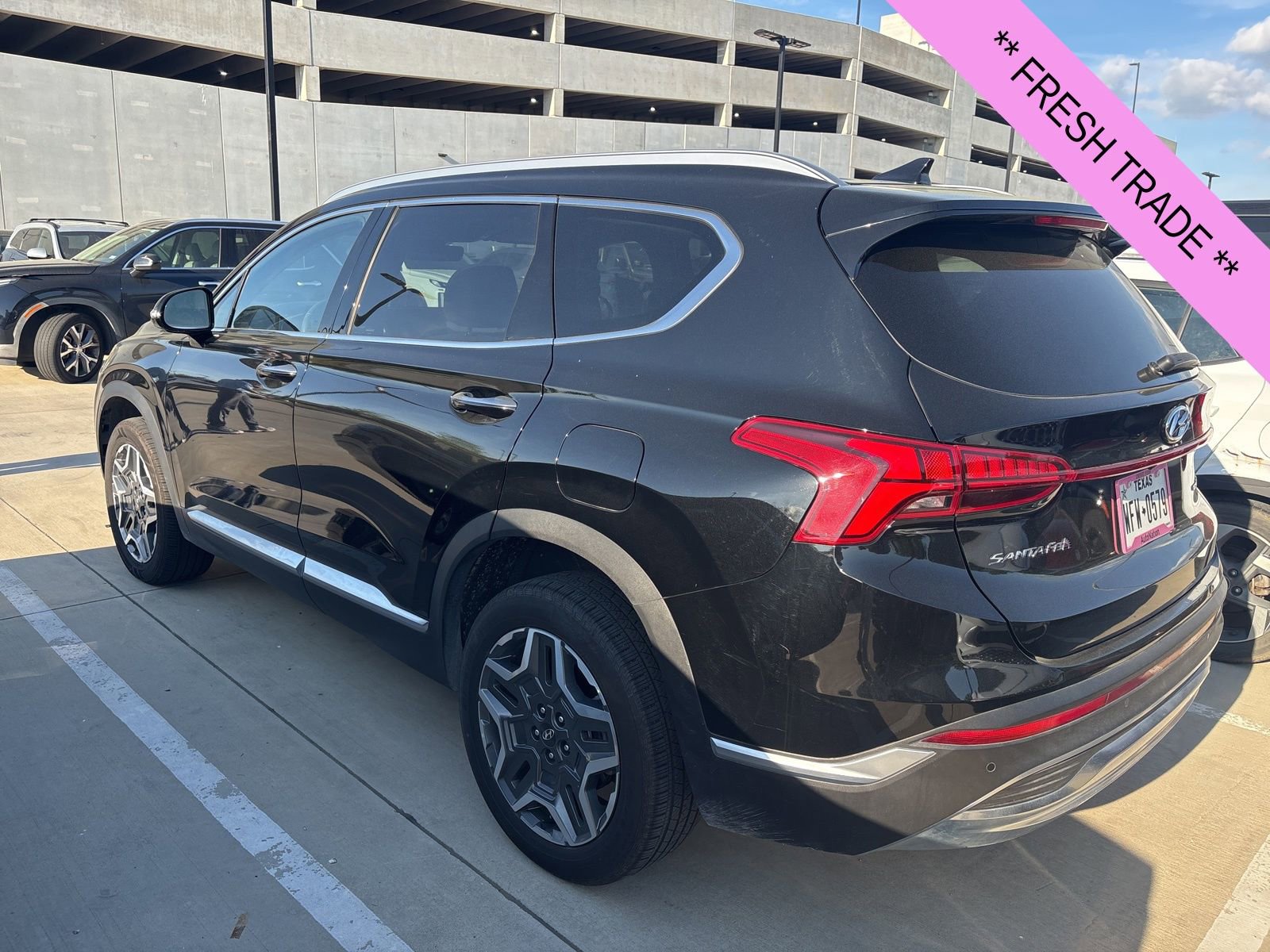 Used 2023 Hyundai Santa Fe SEL Convenience image 5